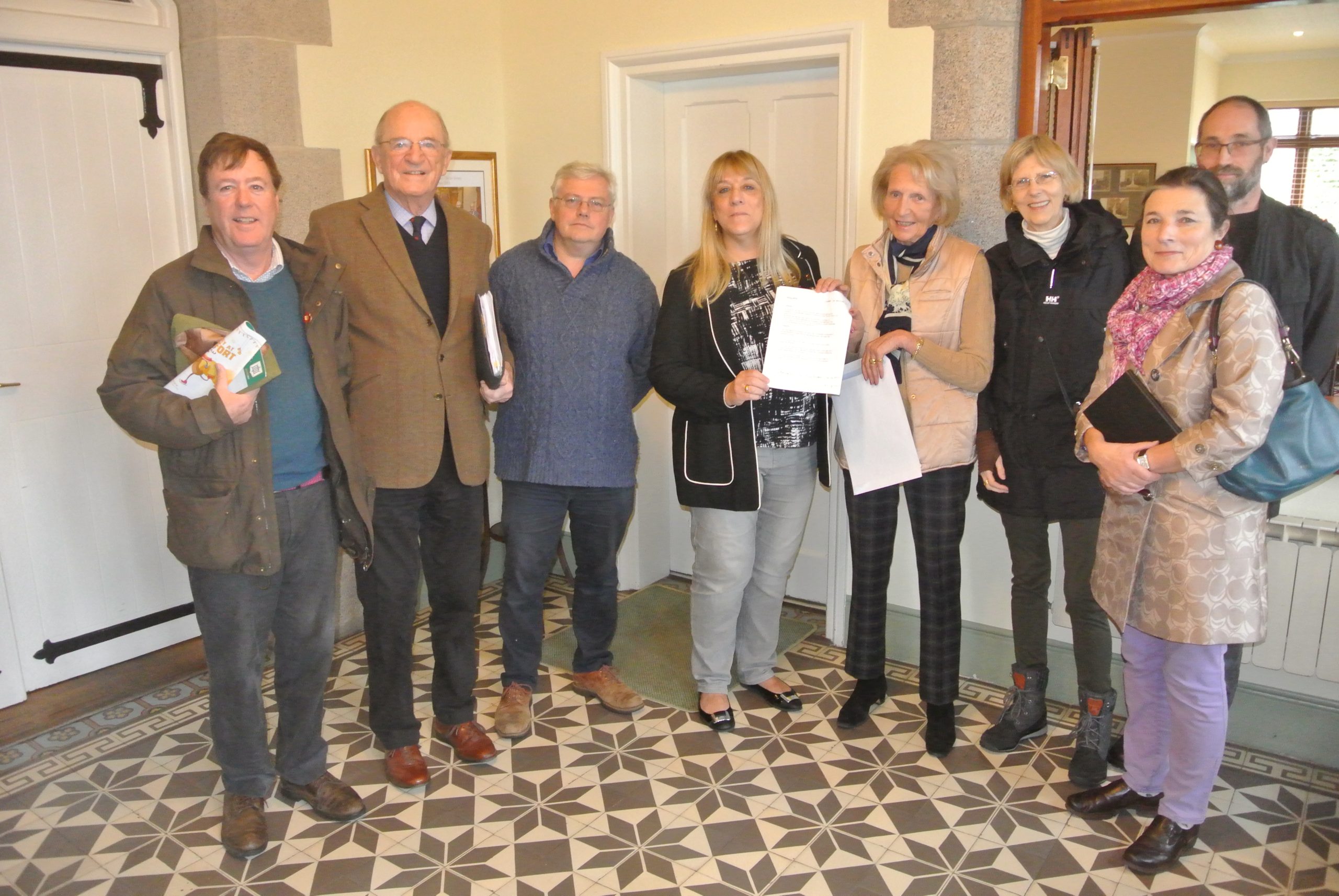 St Lawrence Parishioners deliver letter to Constable