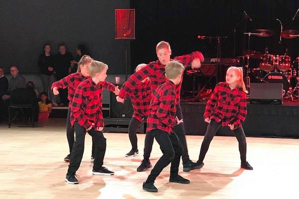 dancing - Jamie le tissier
