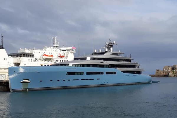 Aviva_superyacht.jpg