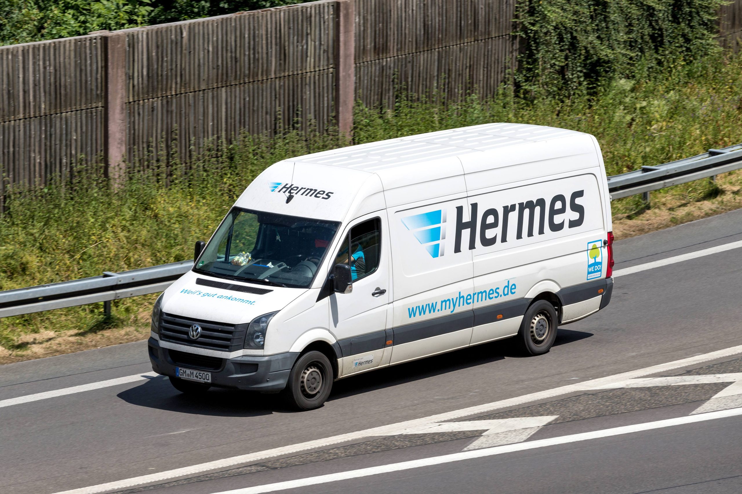 hermesdeliverypost.jpg