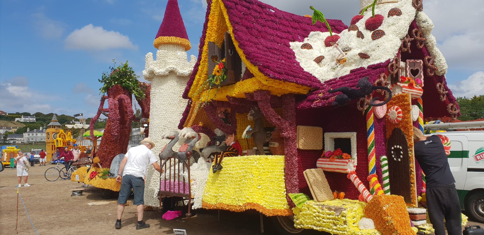 st Clement Battle of Flowers 2018