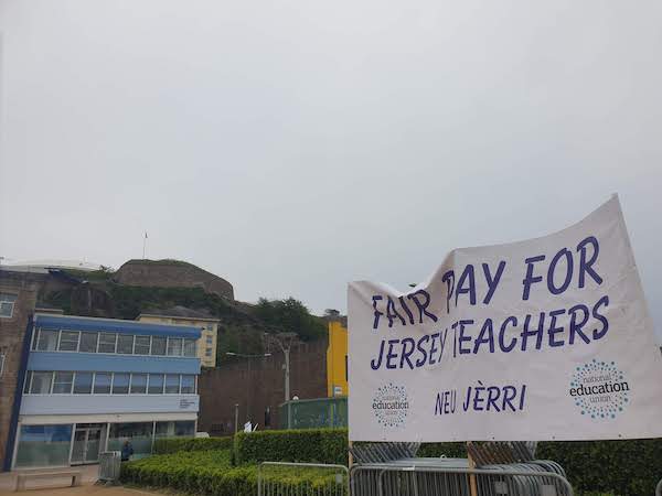 10NEU_Protest_0105
