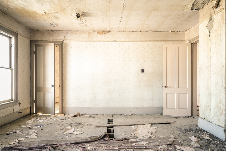 dilapidatedrentpropertydisrepairbuildingdecoratingemptyabandoned.jpg