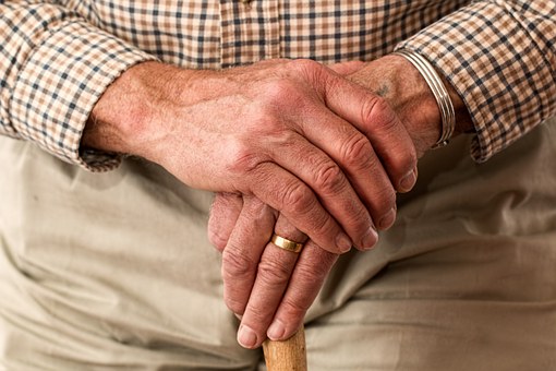 hands-981400__340.jpg