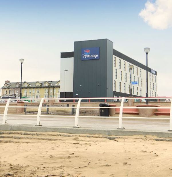 Rhyl_Seafront_Travelodge_Hotel.JPG