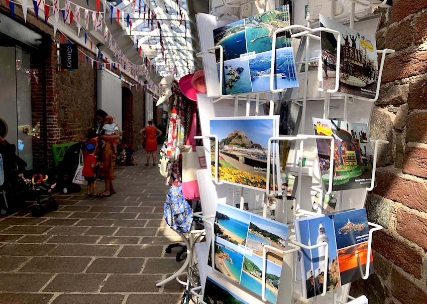 holidaytraveltourismpostcards.jpg