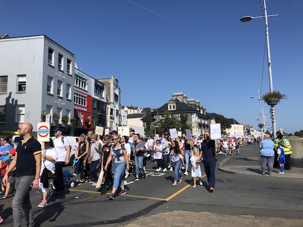 nurses pay protest march