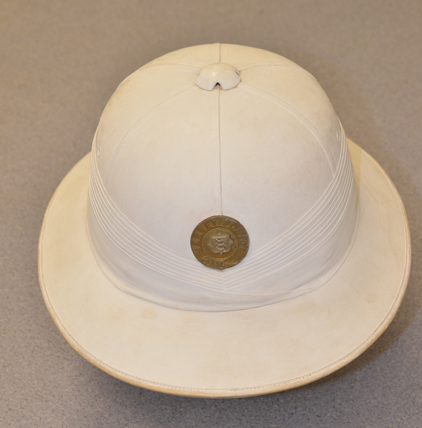 Policeman_s_summer_uniform_helmet_50s_and_60s.JPG