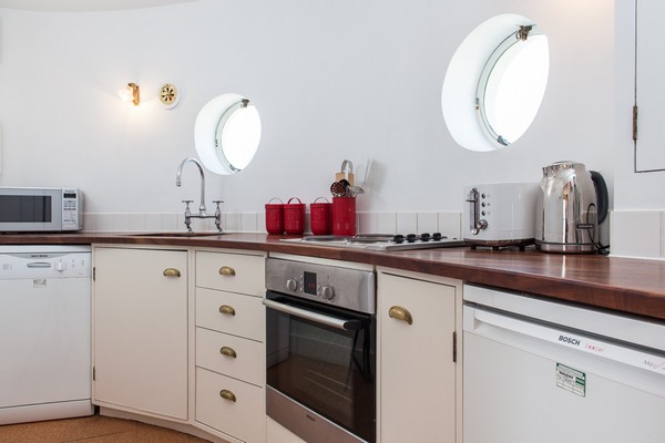 Barge_Aground_kitchen