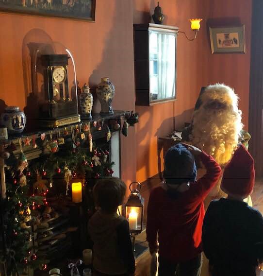 Victorian_ChristmasFather_Christmas_with_children_1.jpg