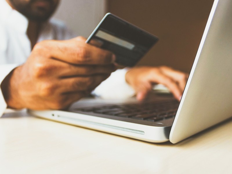 paymentcreditcardonlineshoppingfraudcustomer.jpg