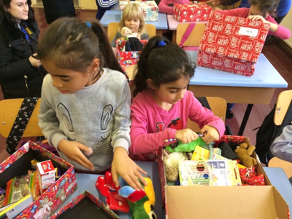 14Christmas_shoebox_appeal