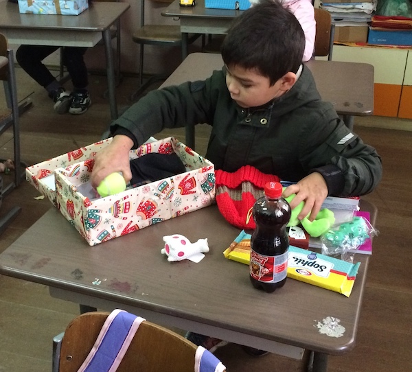 8Christmas_shoebox_appeal