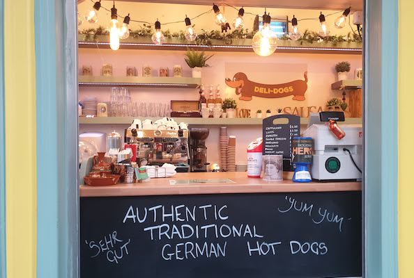 14Deli_Dogs.jpg