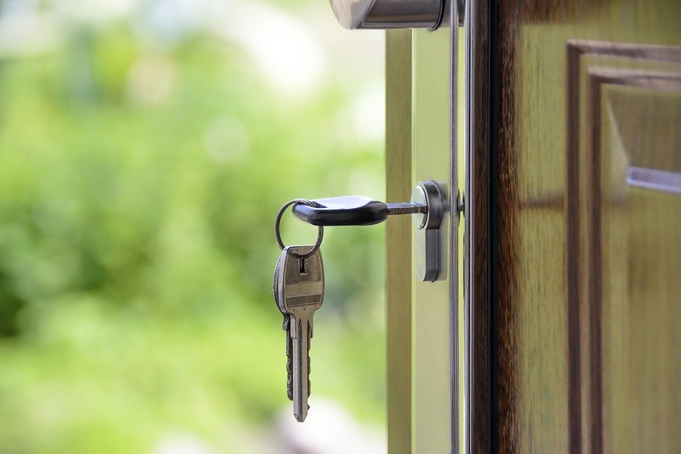 housing_homes_new_home_moving_keys_door.jpg