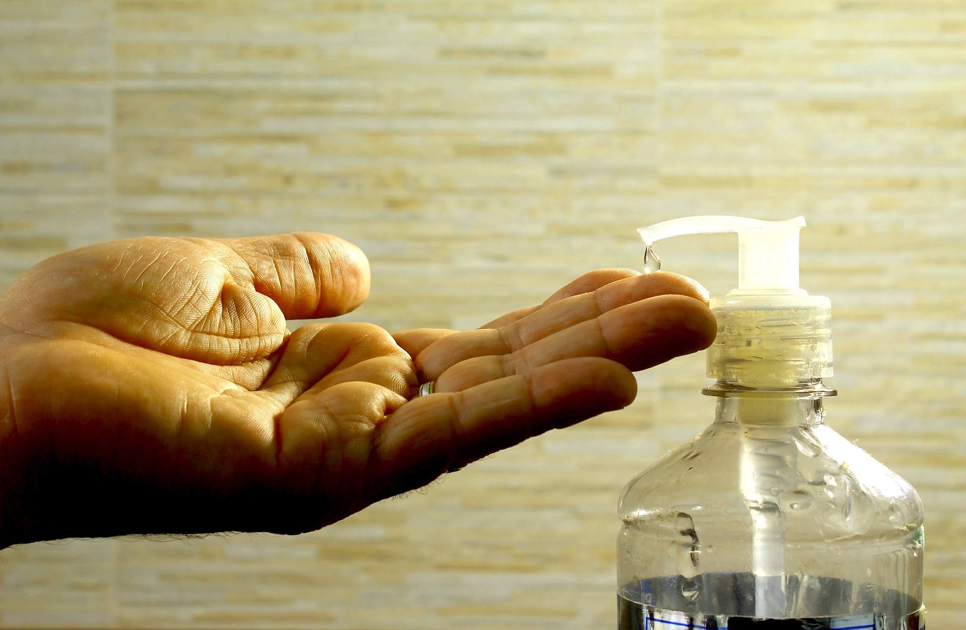 antibacterialhandsanitisergelcoronavirus.jpg