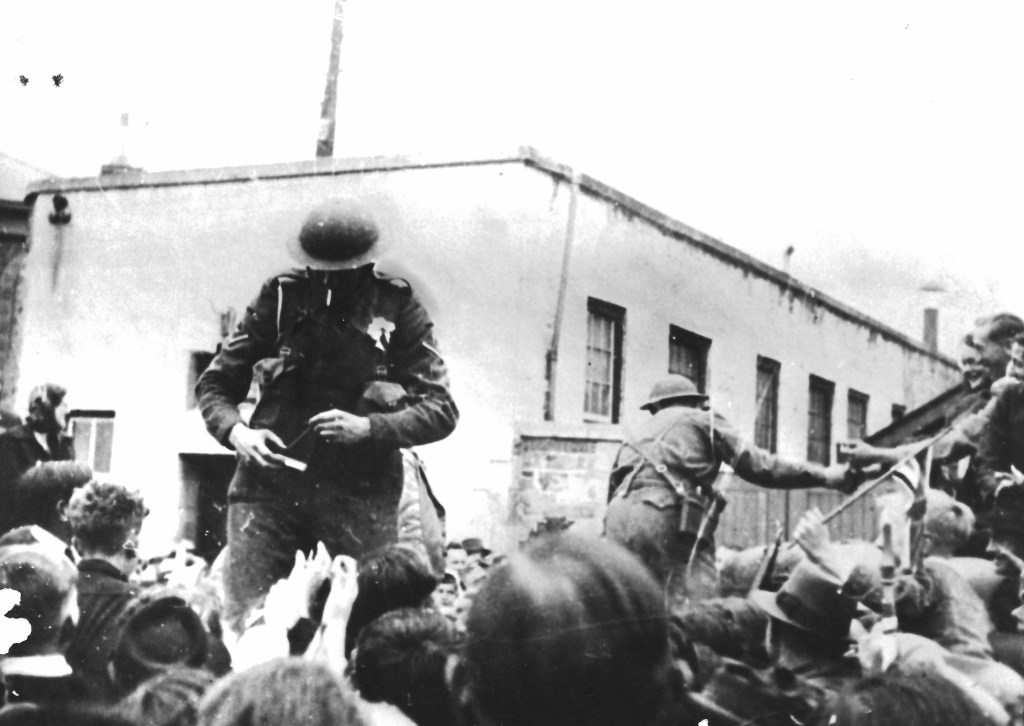British_troops_Liberation_day_1945.jpg