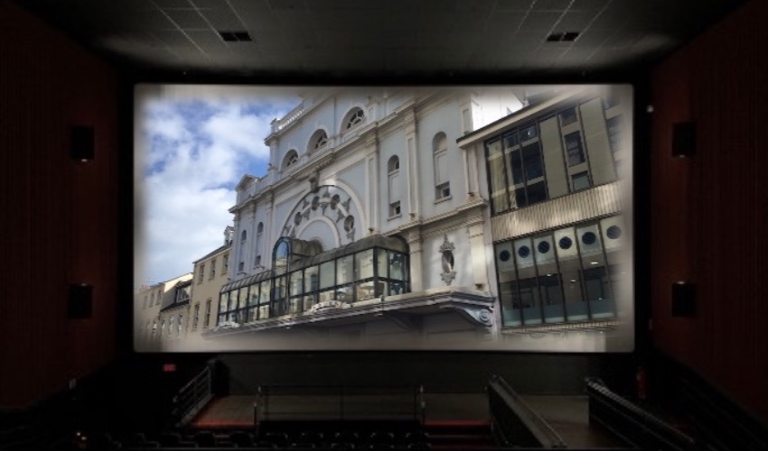 Opera_house_screening.jpg