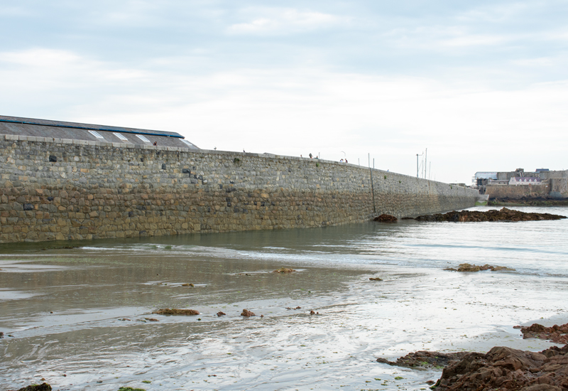 Havelet Wall