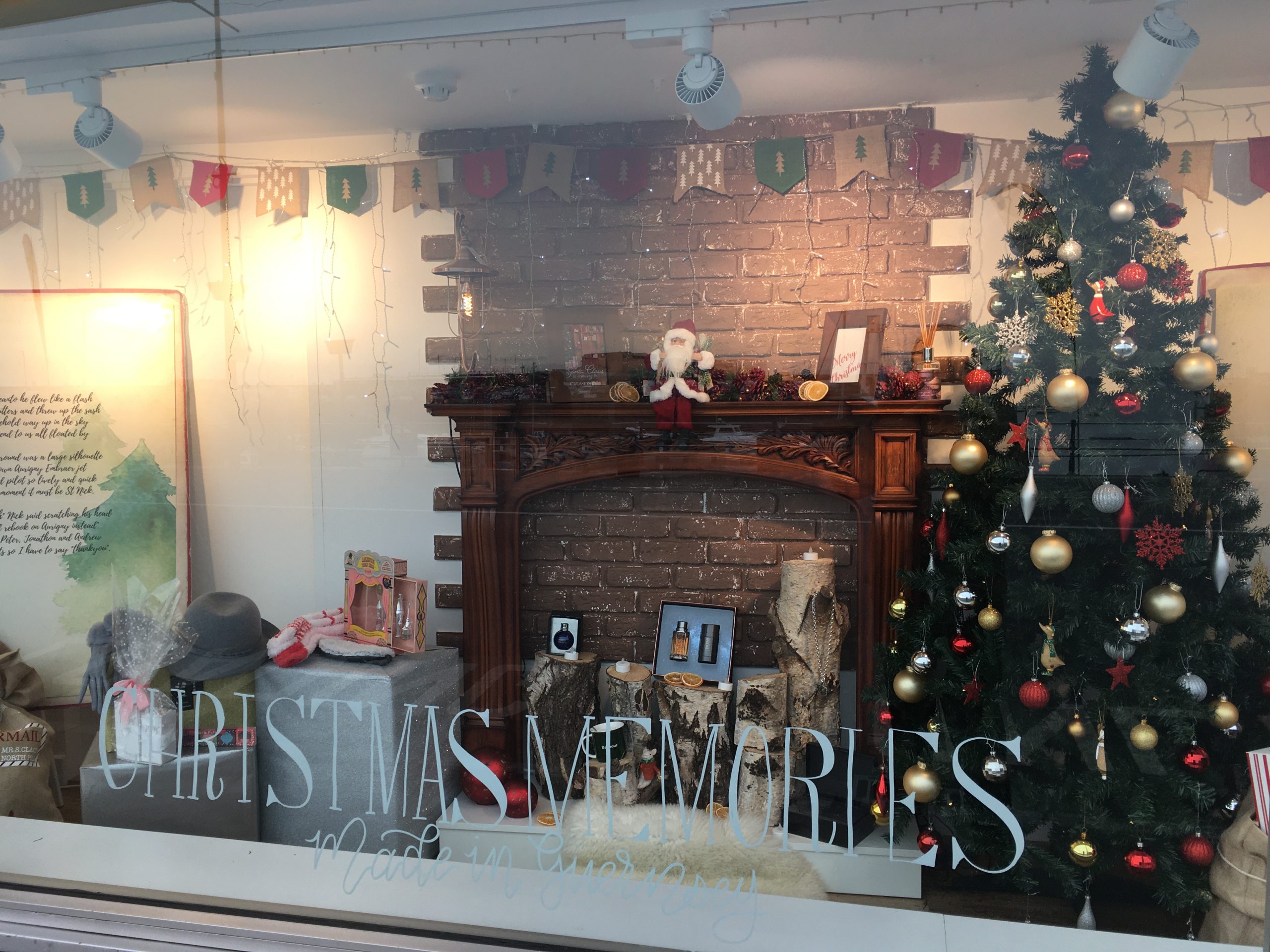 Marks_and_Spencer_Christmas_Window_2