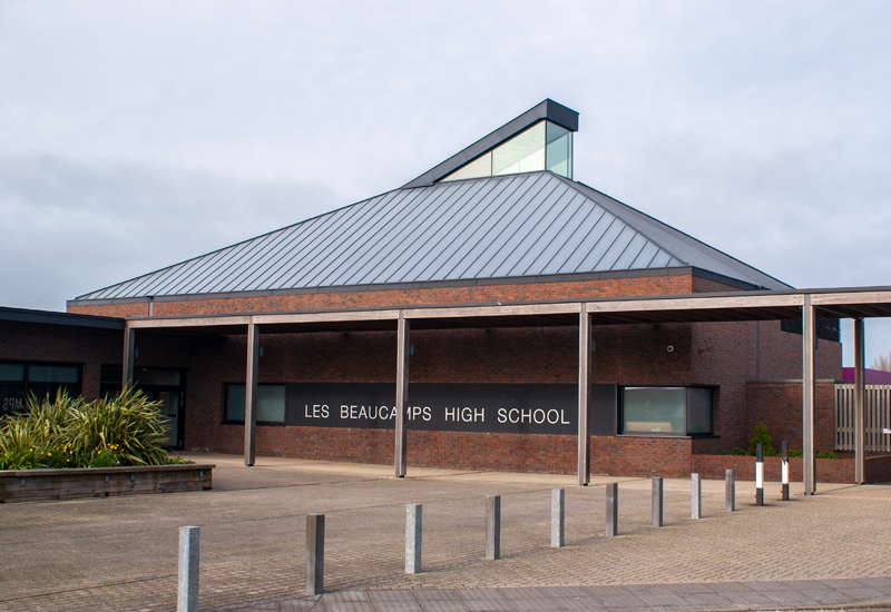 Les Beaucamps High School