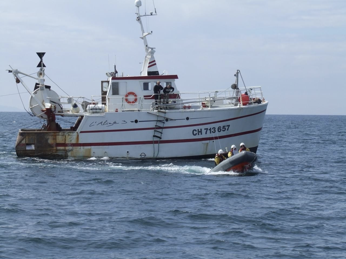 French fishing boat trawler.png