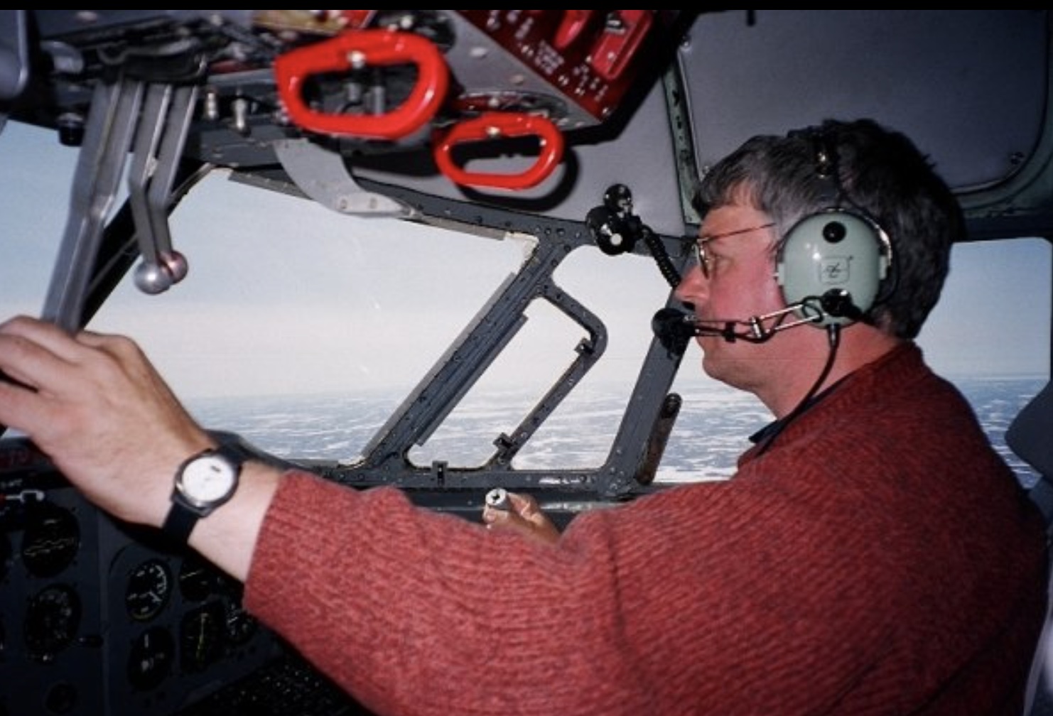 Flying_Grumman_Albatross_over_Northern_Canada.jpg