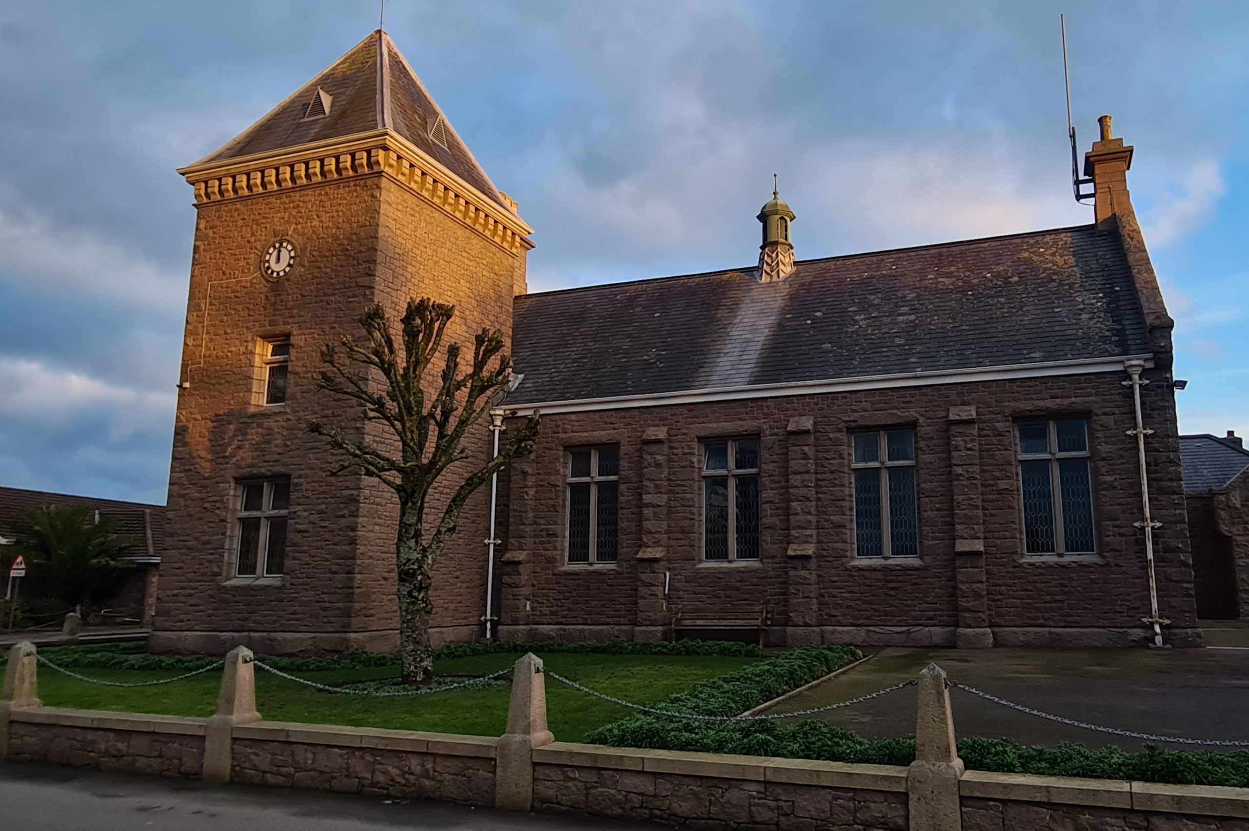 St_John_parish_hall.jpg