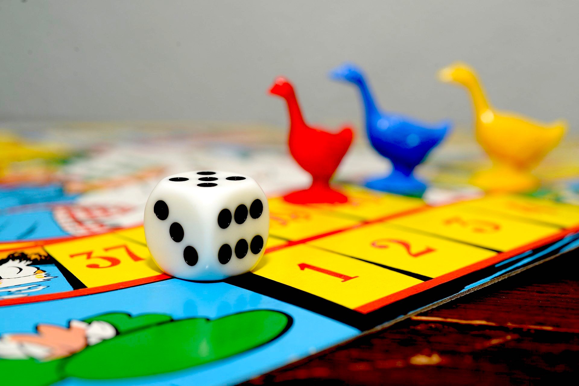 familyboardgamefundice.jpg