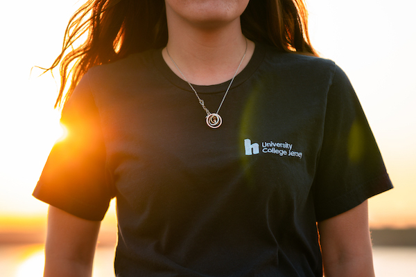 2Lauren_trachy_Highlands_Merchandise