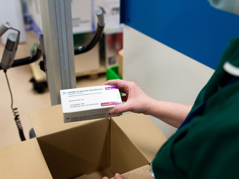 vaccineastrazeneca1.jpg