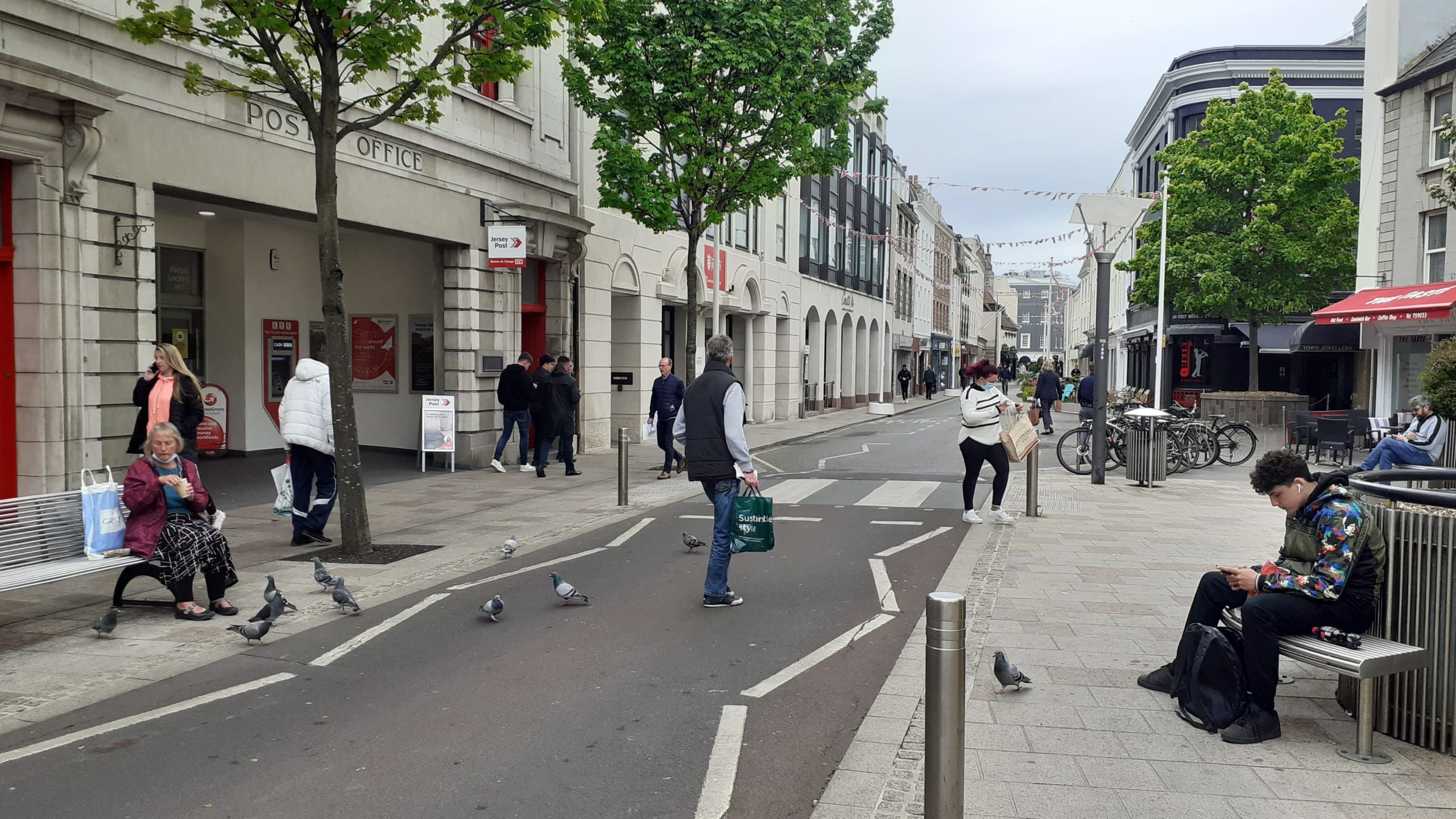 Broad_Street_in_May.jpg
