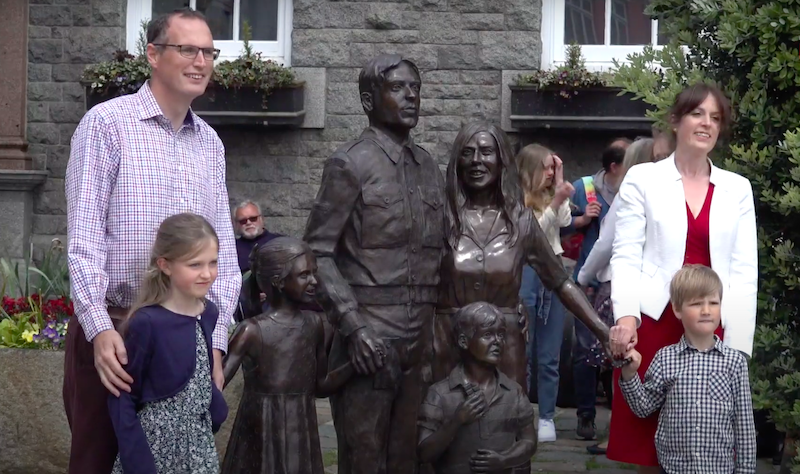 liberation_sculpture_family.png