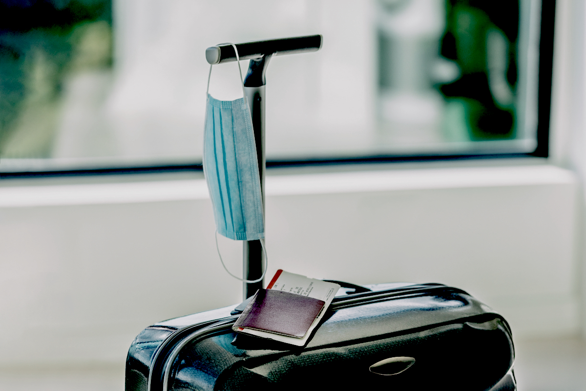 travelairportholidaymask.jpg