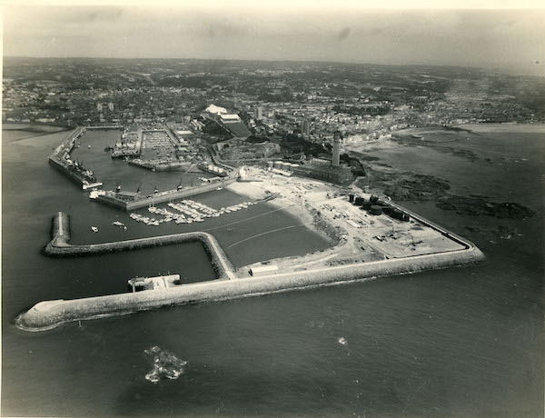 4Fort_Regent_Archive_pics.jpg