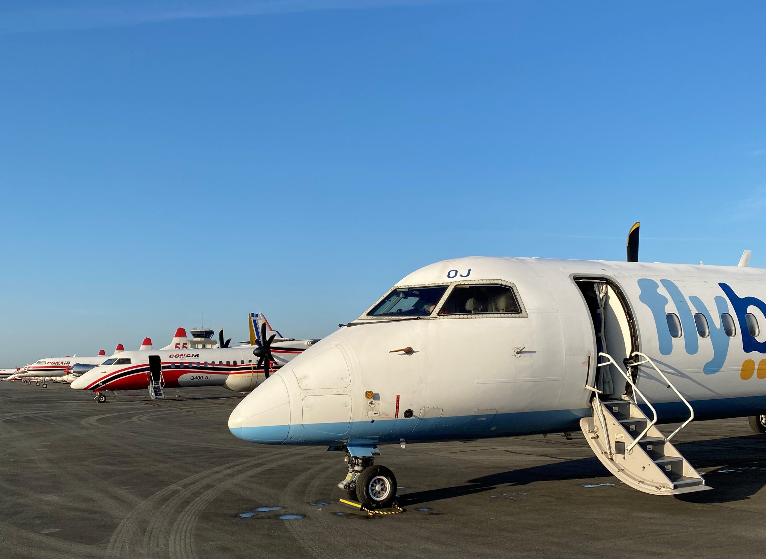 Flybe_with_Dash_8-400_Airtankers_conair.jpg