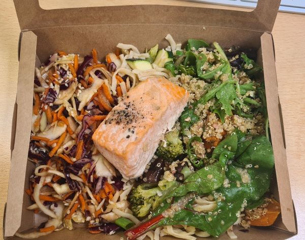 nude food salad