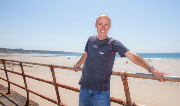 Jonathan_Renouf_at_St_Ouen_s_Bay_Deep_Time_Walk.jpg