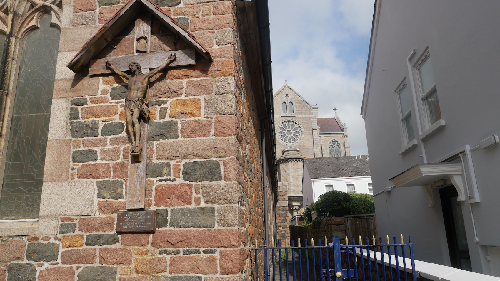Outside_of_St_Simon