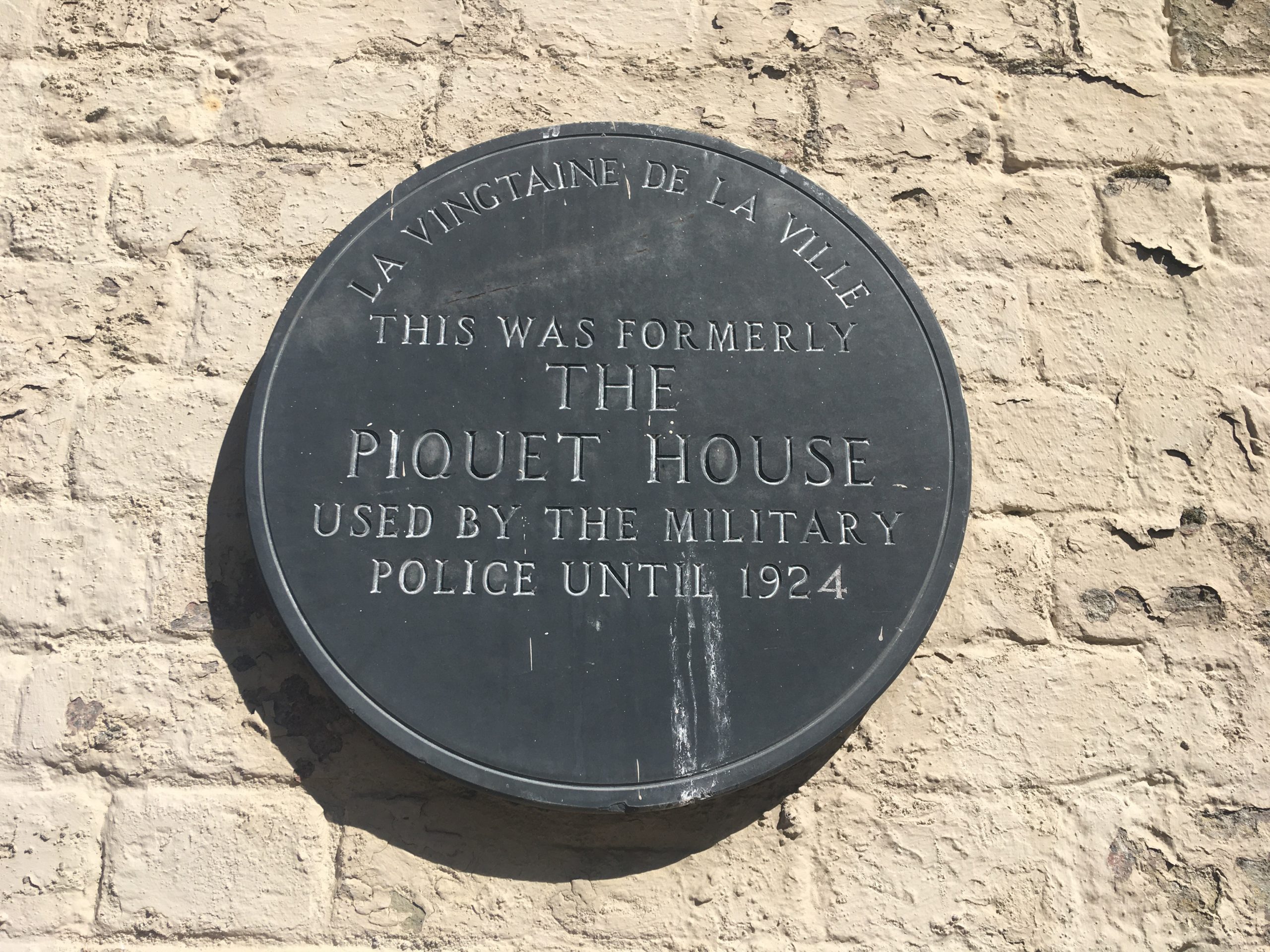Piquet House plaque.jpeg