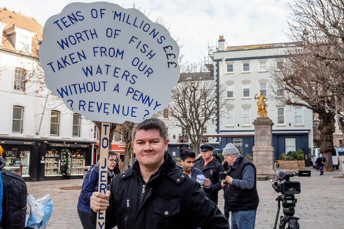 Sam_Mezec_fishing_protest