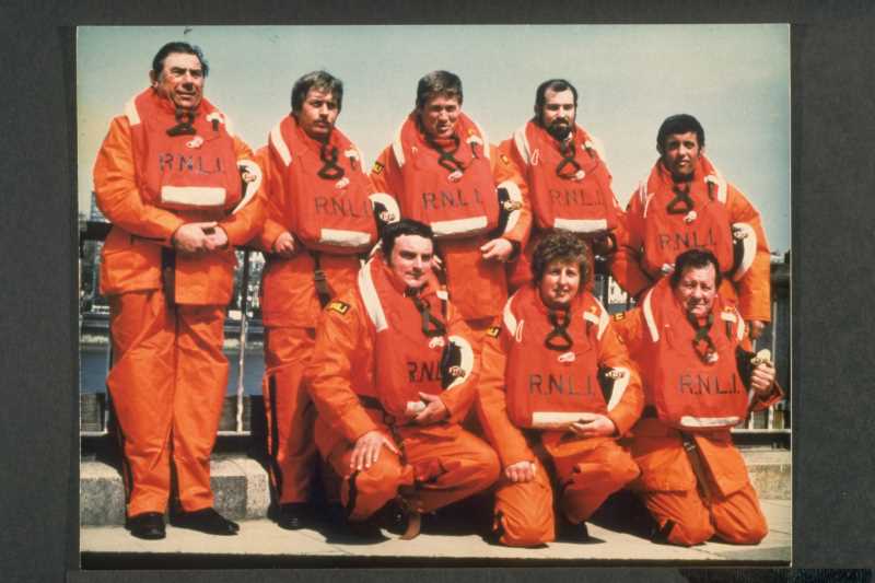St_Peter_Port_Gold_Medal_crew.jpg