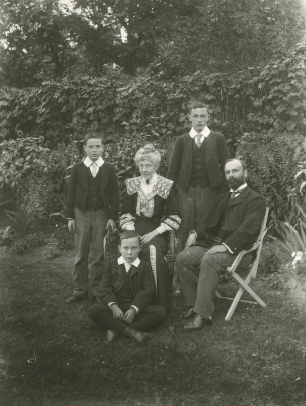 Toms_Family_Pics3.png