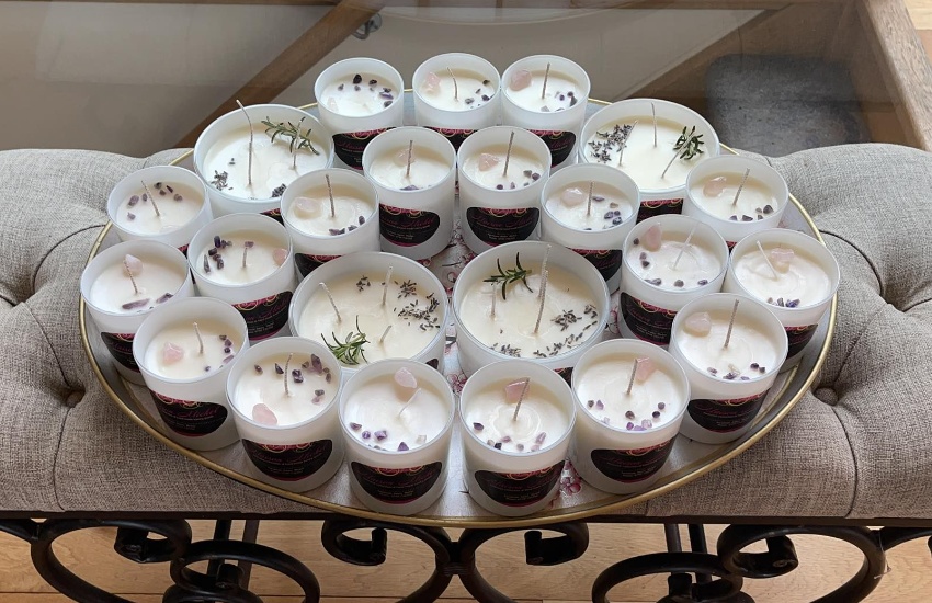 Candle_making_candle_tray.jpg