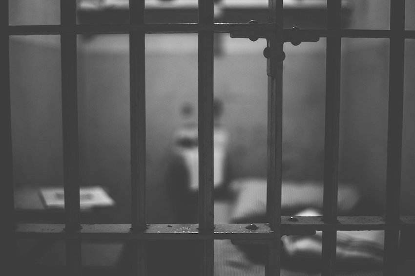 prison-gcbc2e9134_1920.jpg