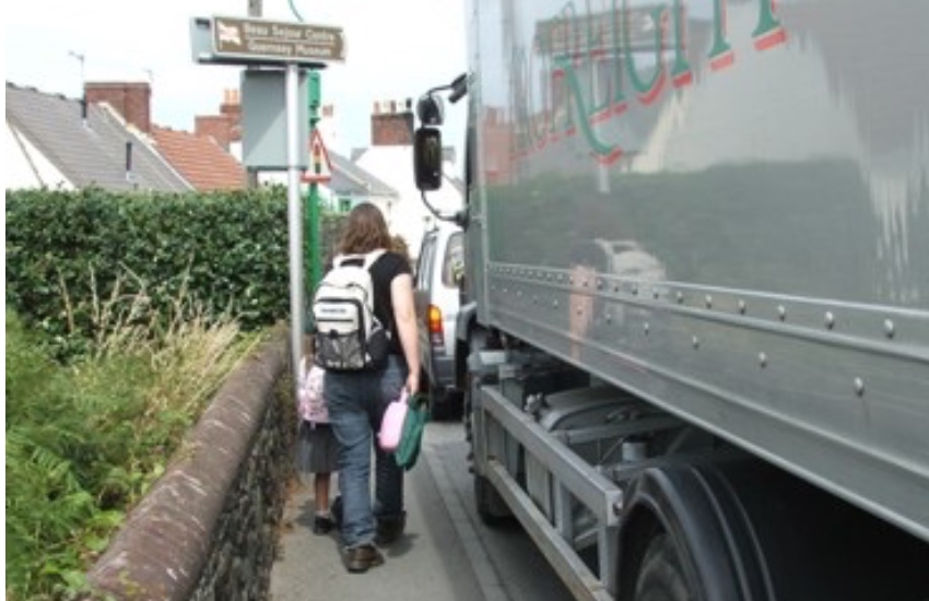 Living_streets_-_narrow_paths.jpg