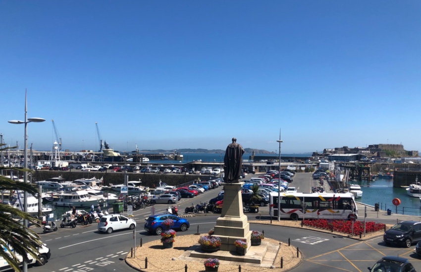 Albert_pier_sunny.jpg