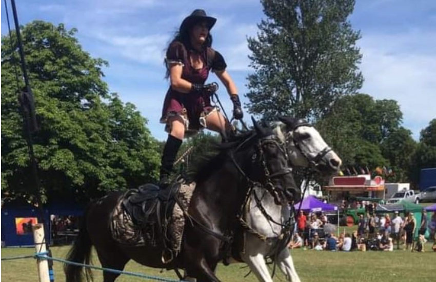 Horse_stunt_riding.jpg