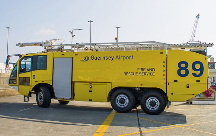 Airport_fire_tender.jpg