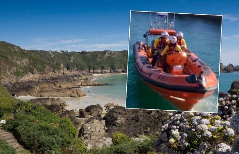 Moulin_Huet_and_inshore_lifeboat.jpg